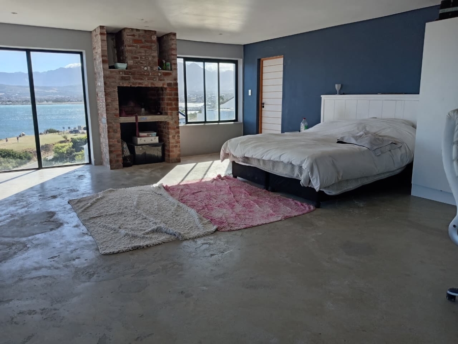 6 Bedroom Property for Sale in Gordons Bay Western Cape